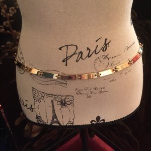 NWOT Calvin Klein like new gold tone link belt